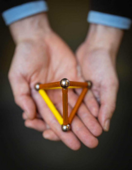 Nitiu levererar hållfasta strukturer baserat på principen om tetraedrar.
